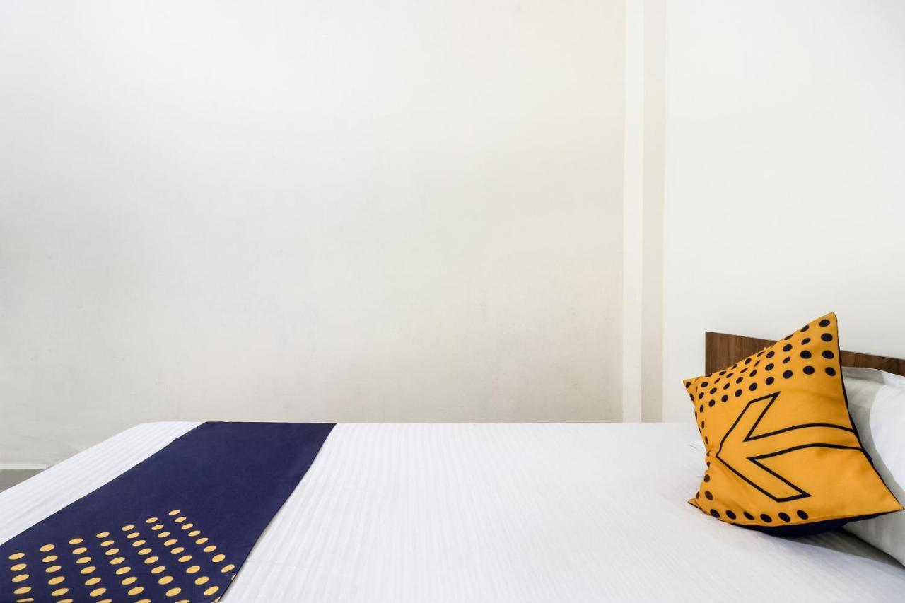 Oyo 40073 Yash Homestay Samarda Kaliāsot Exteriör bild
