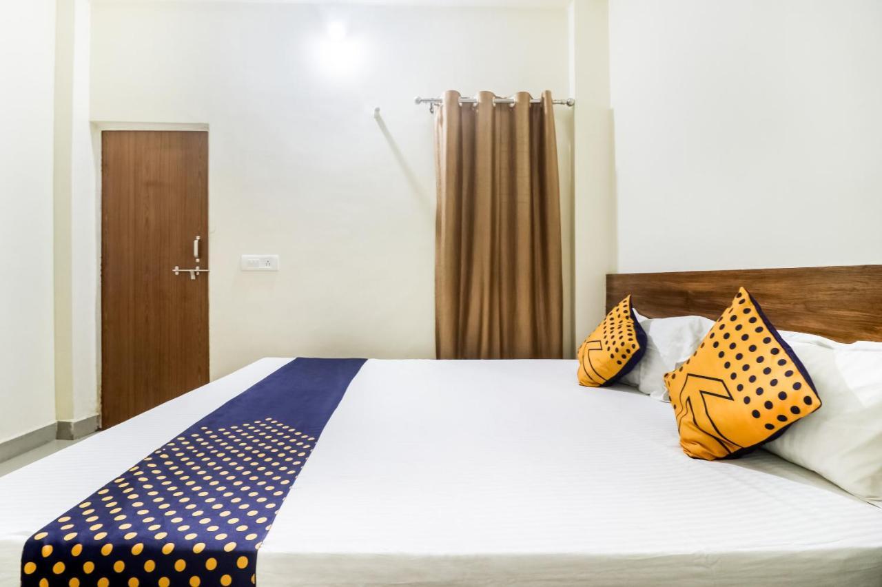 Oyo 40073 Yash Homestay Samarda Kaliāsot Exteriör bild