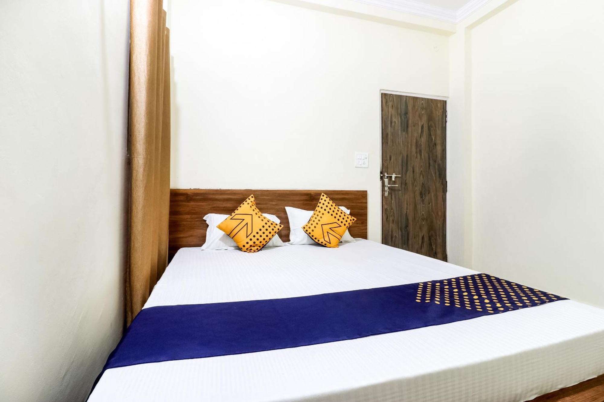 Oyo 40073 Yash Homestay Samarda Kaliāsot Exteriör bild