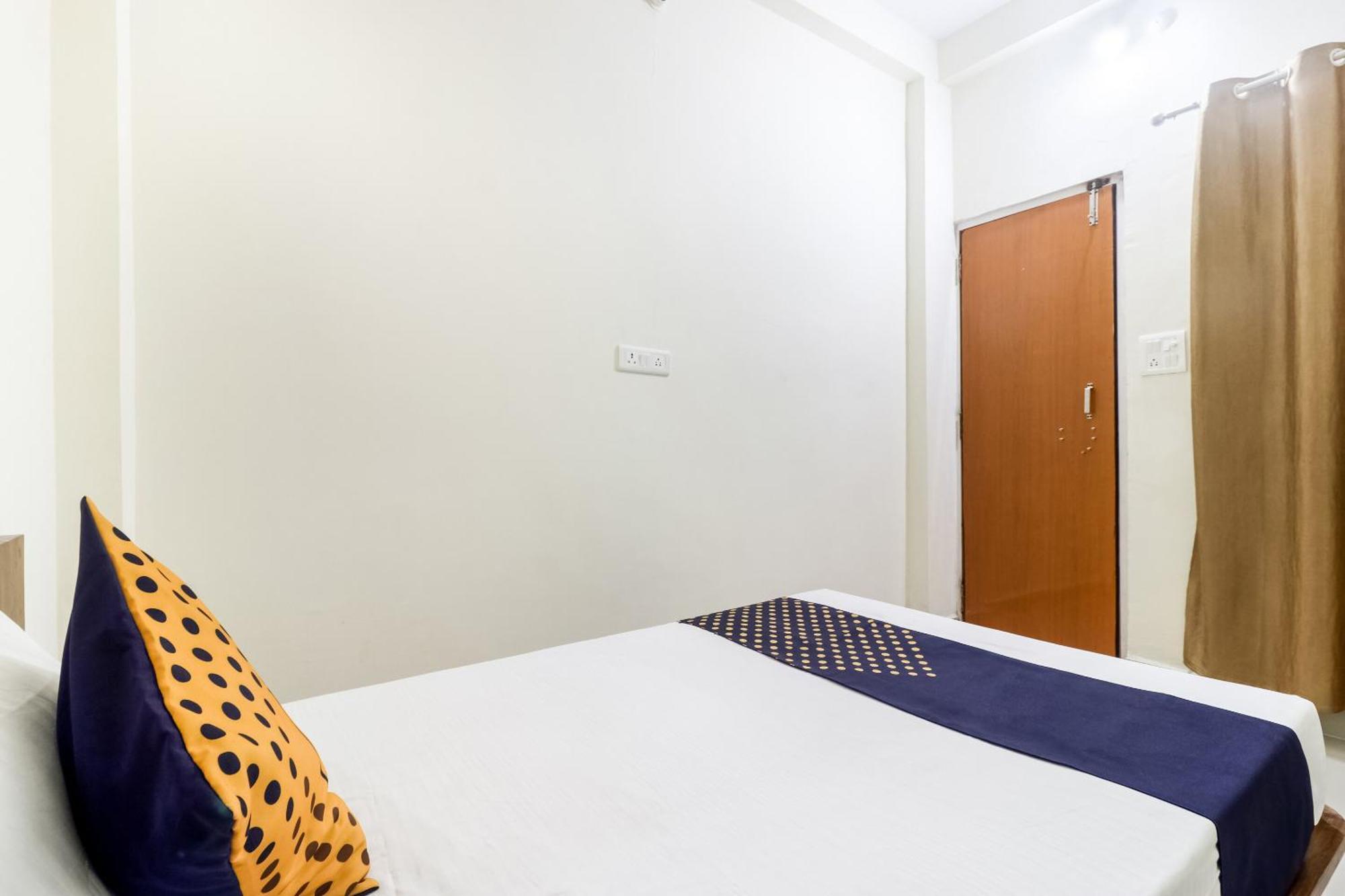Oyo 40073 Yash Homestay Samarda Kaliāsot Exteriör bild