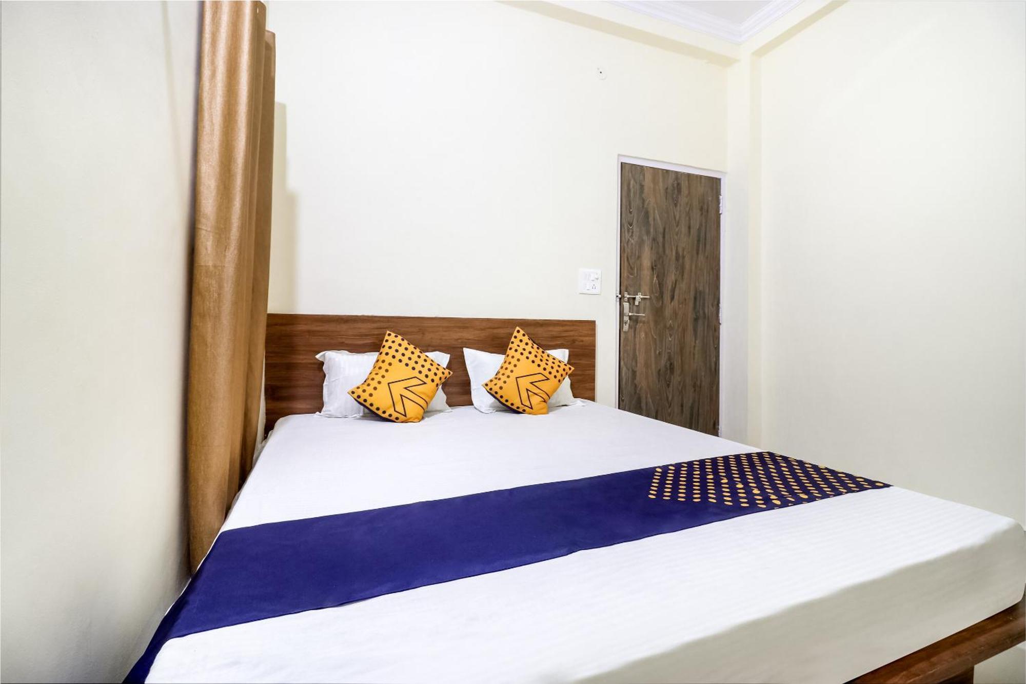 Oyo 40073 Yash Homestay Samarda Kaliāsot Exteriör bild