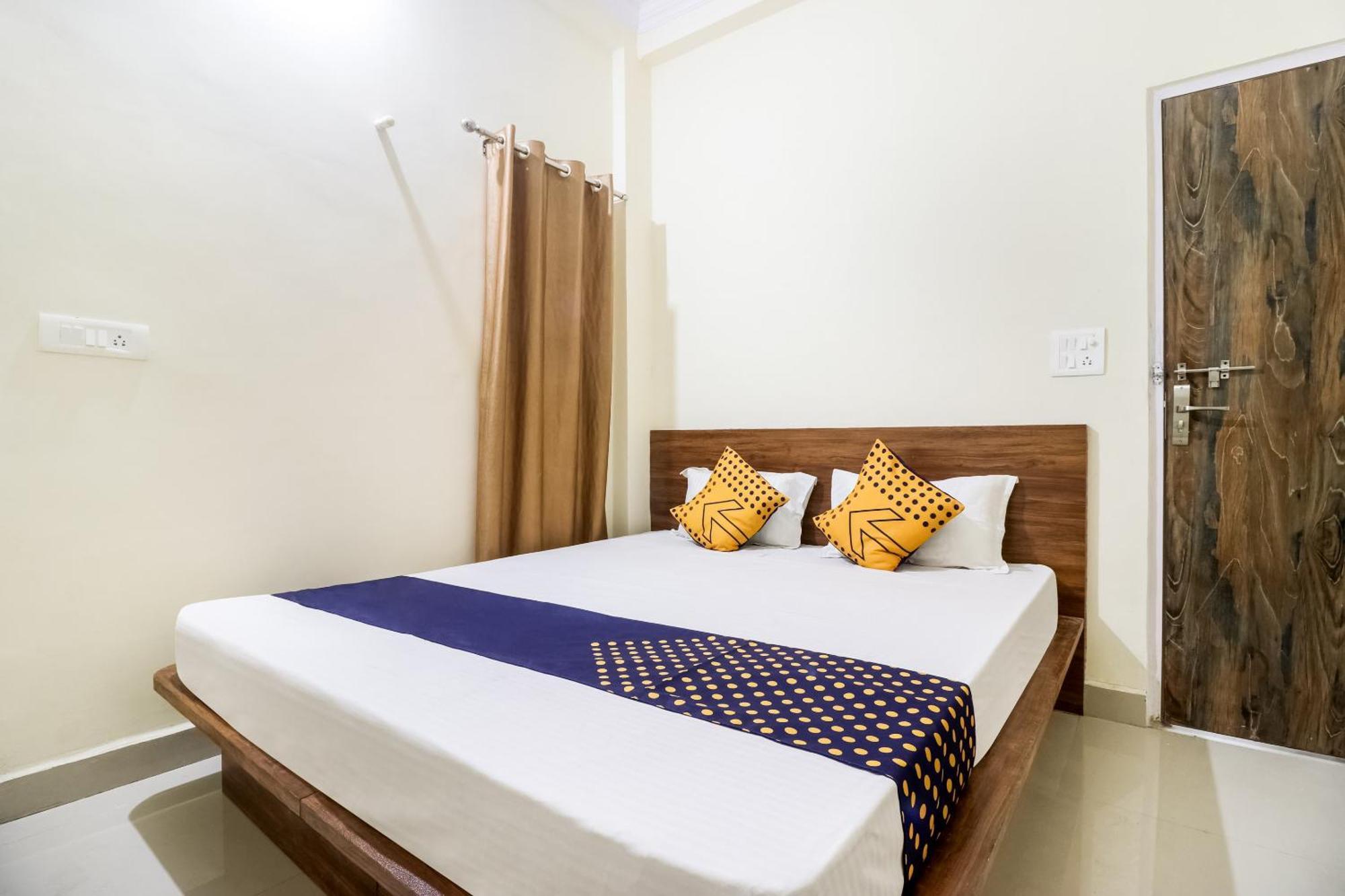 Oyo 40073 Yash Homestay Samarda Kaliāsot Exteriör bild